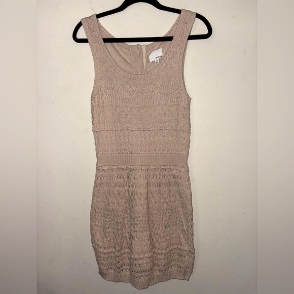 Greylin Crochet dress with buttons down the back Size M - Picture 1 of 6